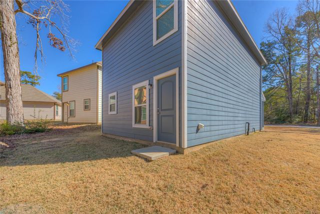 144 Black Walnut, Livingston, TX 77351