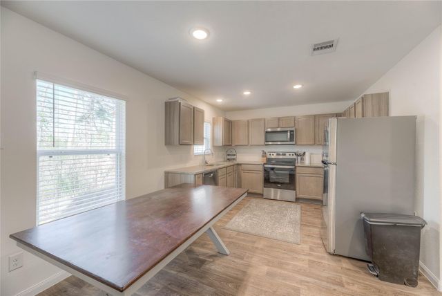144 Black Walnut, Livingston, TX 77351