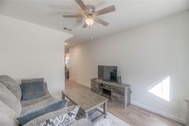 144 Black Walnut, Livingston, TX 77351