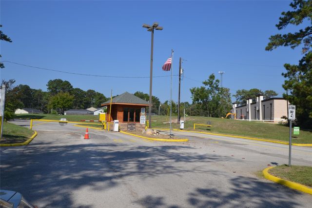 144 Black Walnut, Livingston, TX 77351
