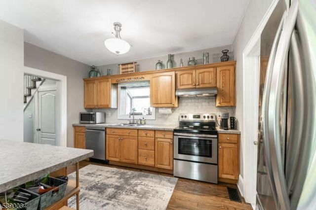 15 W Johnston St, Washington Boro, NJ 07882