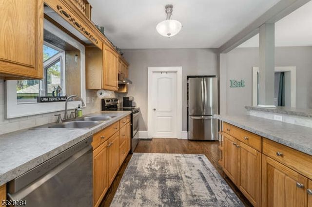 15 W Johnston St, Washington Boro, NJ 07882