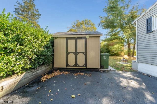 15 W Johnston St, Washington Boro, NJ 07882