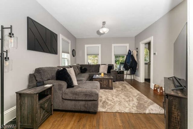 15 W Johnston St, Washington Boro, NJ 07882