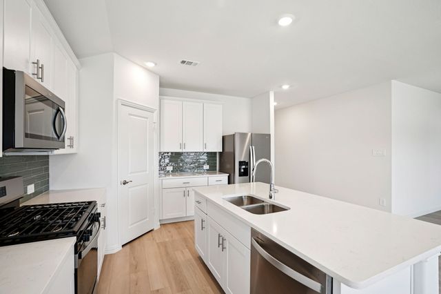 6761 Iron Oak Road, Fort Worth, TX 76036