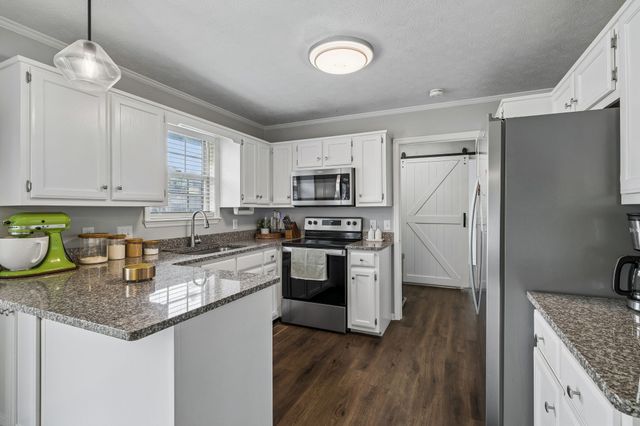 1883 Coles Ferry Pike, Lebanon, TN 37087