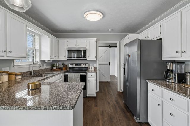 1883 Coles Ferry Pike, Lebanon, TN 37087