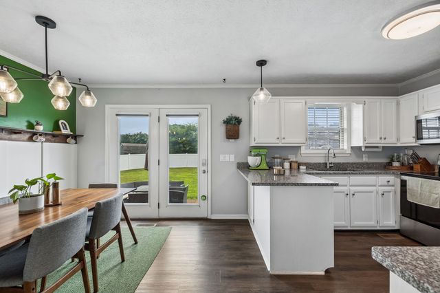 1883 Coles Ferry Pike, Lebanon, TN 37087