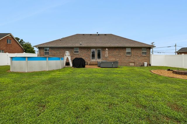 1883 Coles Ferry Pike, Lebanon, TN 37087