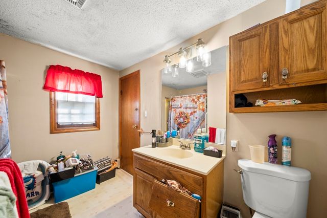 57 Ruskin St, Chicopee, MA 01020