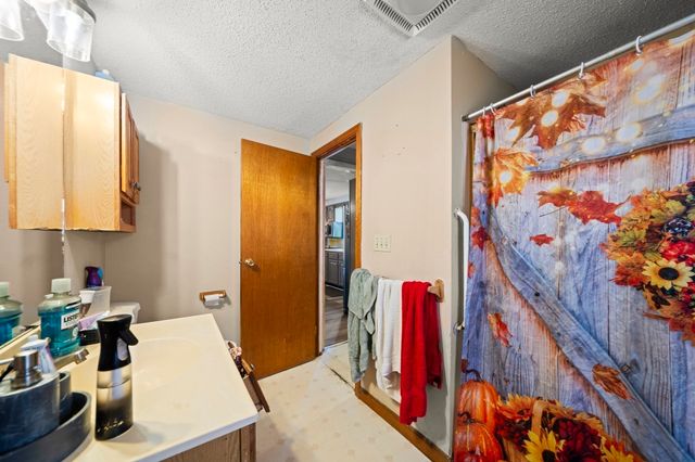 57 Ruskin St, Chicopee, MA 01020