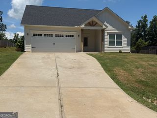 348 N Point Circle, Hartwell, GA 30643