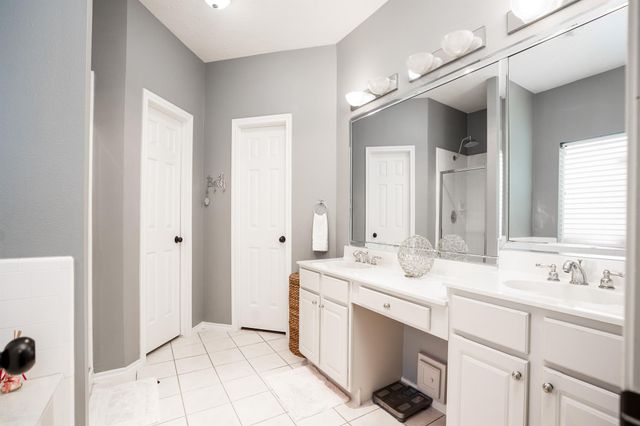 8915 Wallington Drive, Houston, TX 77096