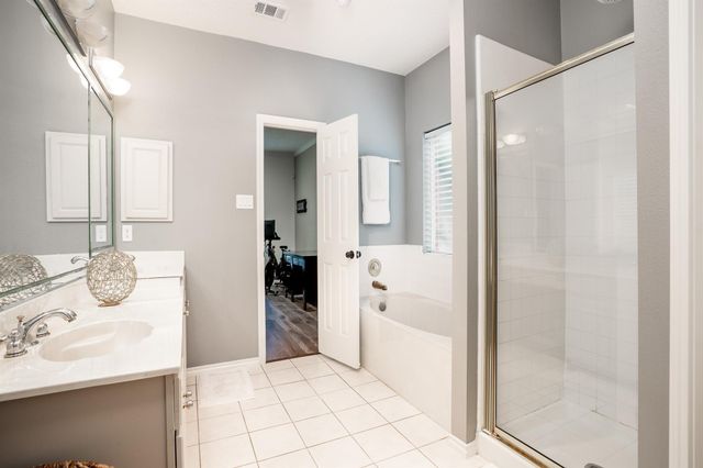 8915 Wallington Drive, Houston, TX 77096
