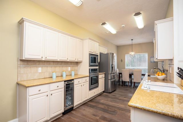 8915 Wallington Drive, Houston, TX 77096