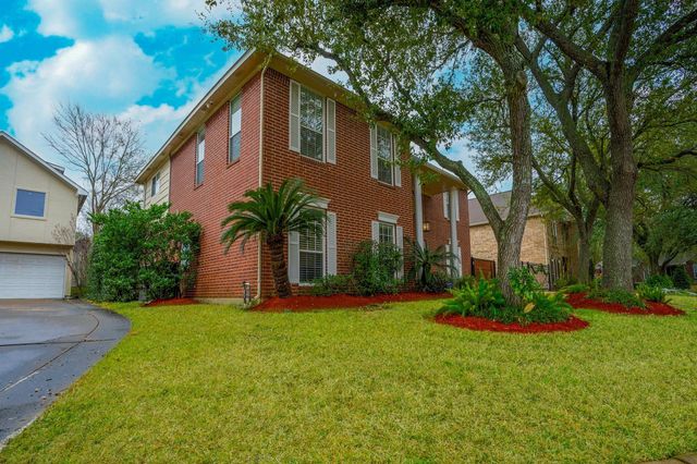 8915 Wallington Drive, Houston, TX 77096