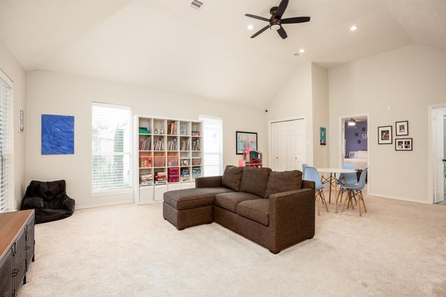 8915 Wallington Drive, Houston, TX 77096