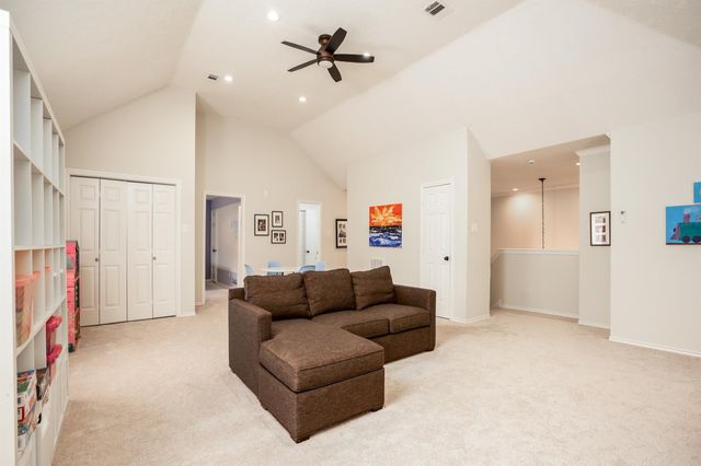 8915 Wallington Drive, Houston, TX 77096