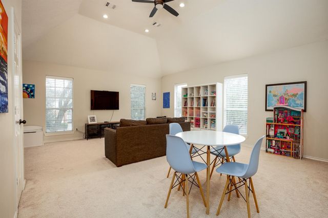 8915 Wallington Drive, Houston, TX 77096