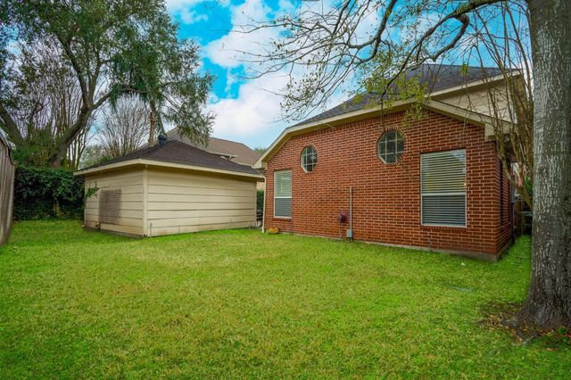 8915 Wallington Drive, Houston, TX 77096