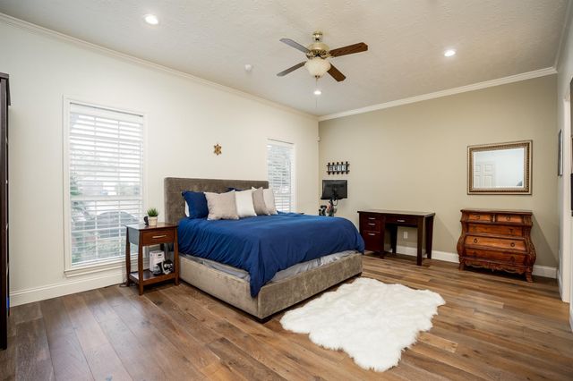 8915 Wallington Drive, Houston, TX 77096