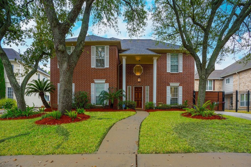 8915 Wallington Drive, Houston, TX 77096