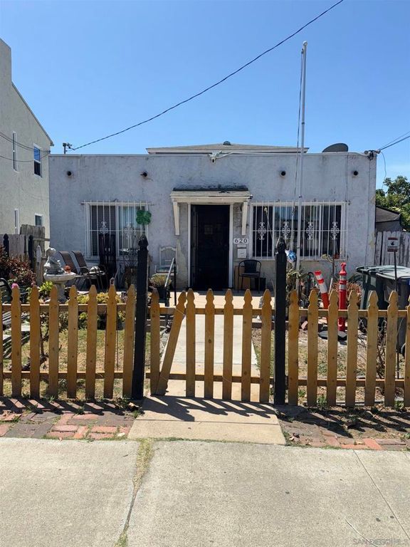 620 E 7th St, National City, CA 91950