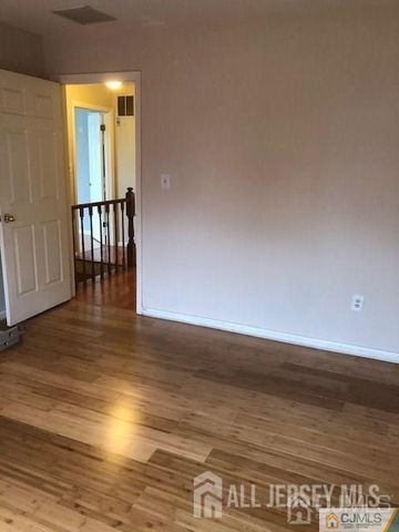 574 Buckingham Drive, Piscataway, NJ 08854