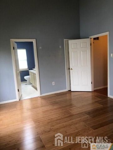 574 Buckingham Drive, Piscataway, NJ 08854