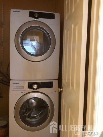 574 Buckingham Drive, Piscataway, NJ 08854