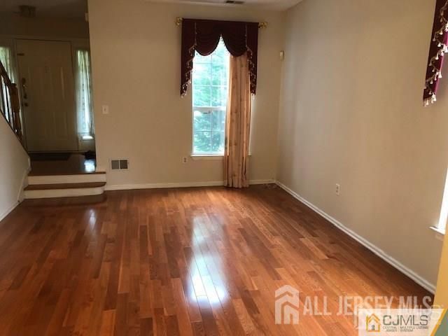 574 Buckingham Drive, Piscataway, NJ 08854