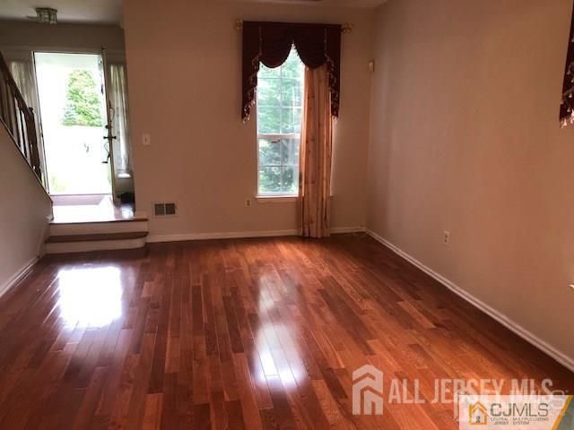 574 Buckingham Drive, Piscataway, NJ 08854