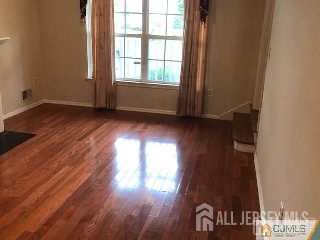 574 Buckingham Drive, Piscataway, NJ 08854