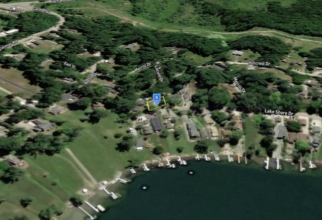 10510 Lakeshore Drive, Fenton, MI 48430