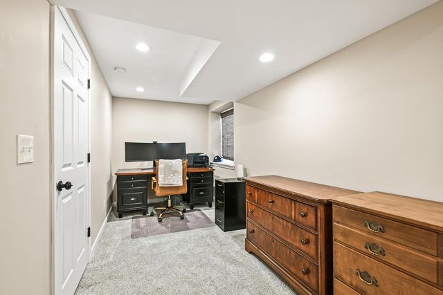 N51W16948 Fair Oak PARKWAY, Menomonee Falls, WI 53051