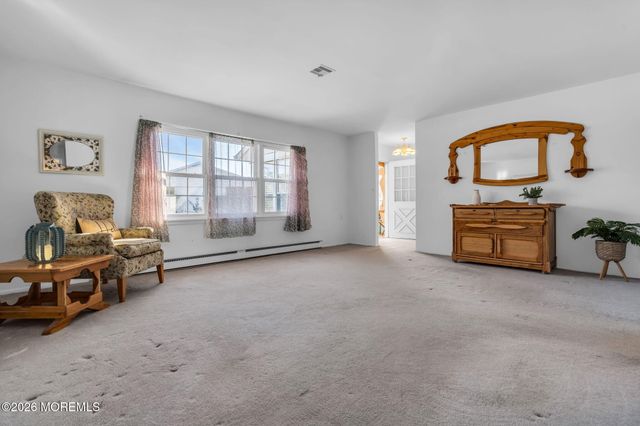 1236B Hamilton Court, Lakewood, NJ 08701