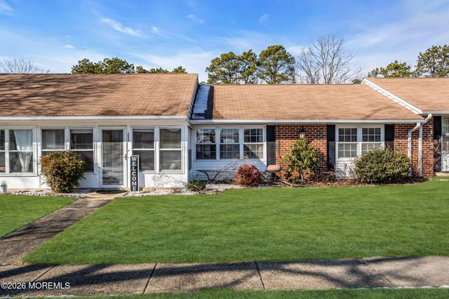 1236B Hamilton Court, Lakewood, NJ 08701