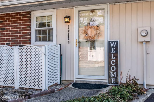 1236B Hamilton Court, Lakewood, NJ 08701