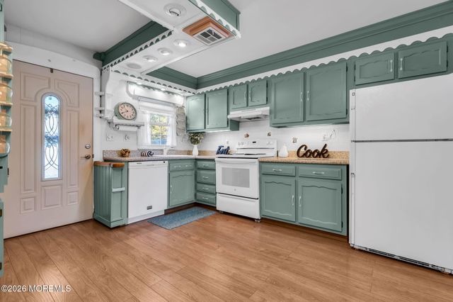 1236B Hamilton Court, Lakewood, NJ 08701