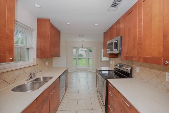 711 Voyager Drive, Houston, TX 77062