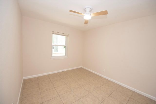 711 Voyager Drive, Houston, TX 77062