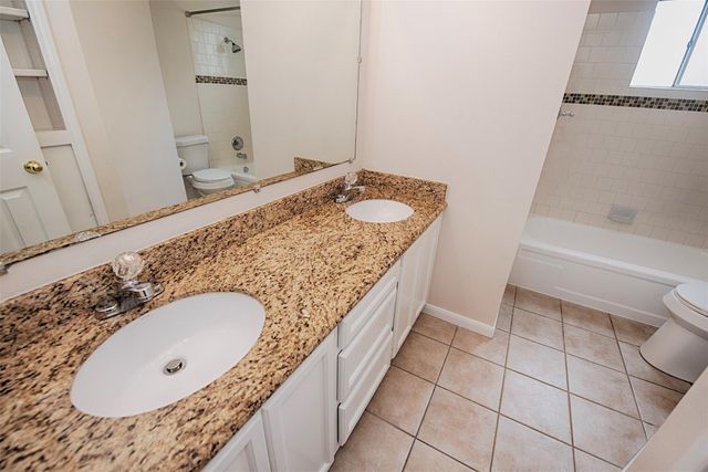 711 Voyager Drive, Houston, TX 77062