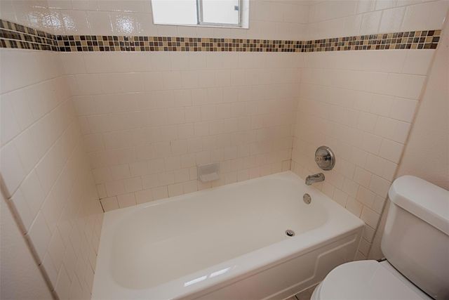 711 Voyager Drive, Houston, TX 77062