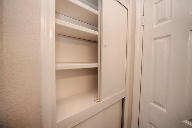 711 Voyager Drive, Houston, TX 77062