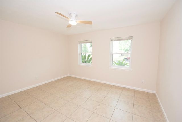 711 Voyager Drive, Houston, TX 77062