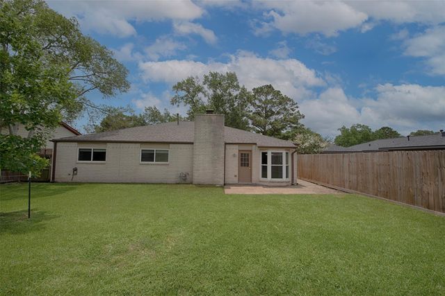 711 Voyager Drive, Houston, TX 77062