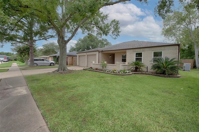711 Voyager Drive, Houston, TX 77062