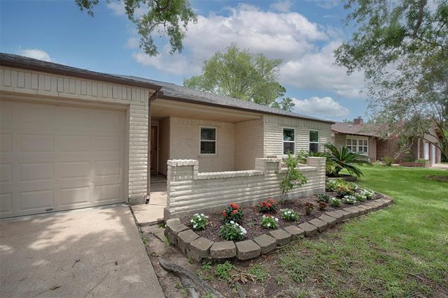 711 Voyager Drive, Houston, TX 77062
