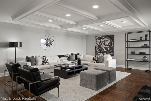 5190 Clarendon Crest Street, Bloomfield Charter Township, MI 48302