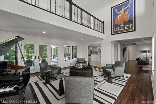 5190 Clarendon Crest Street, Bloomfield Charter Township, MI 48302